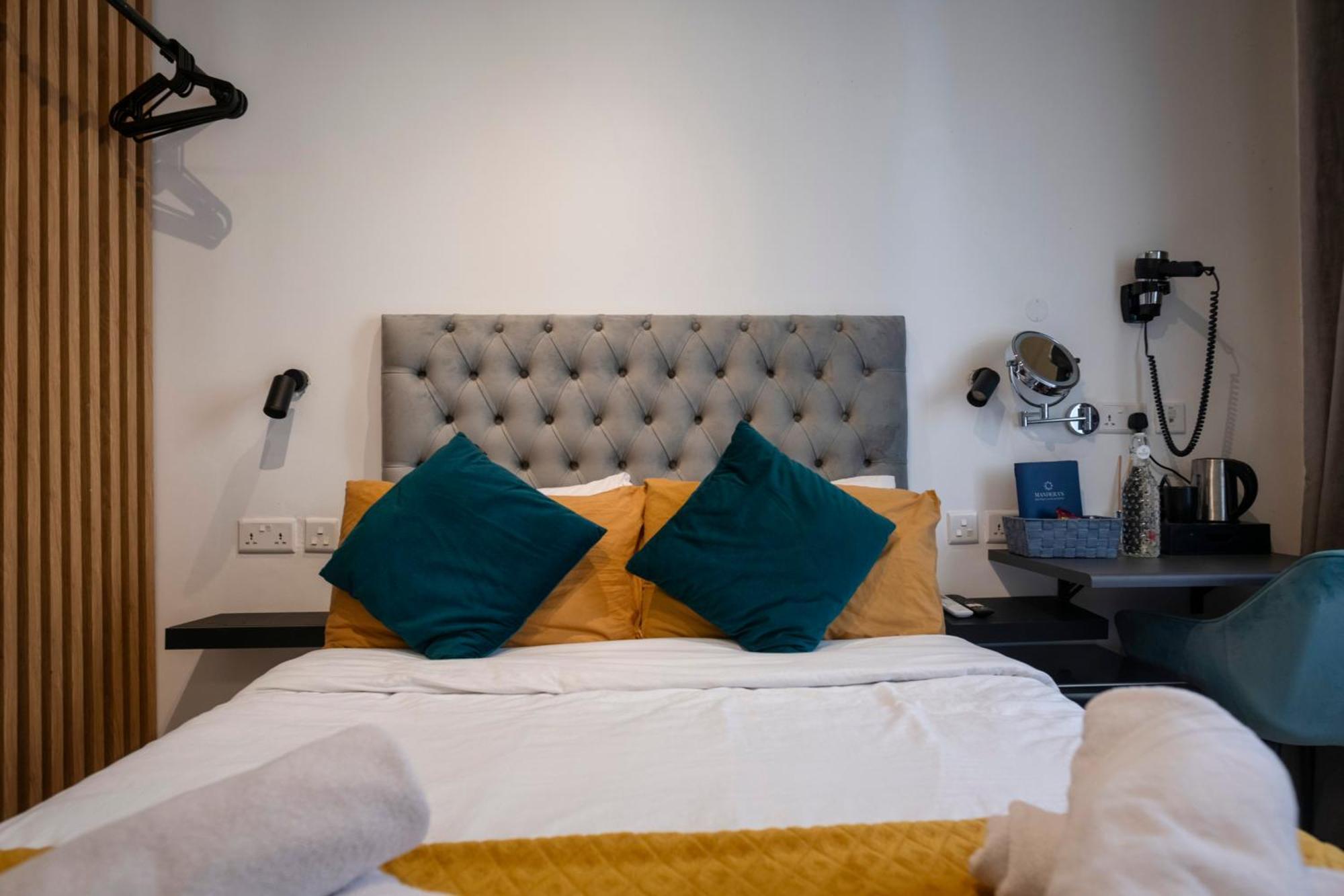 Mandera'S Boutique Suites & Dorms Βαλέτα Εξωτερικό φωτογραφία
